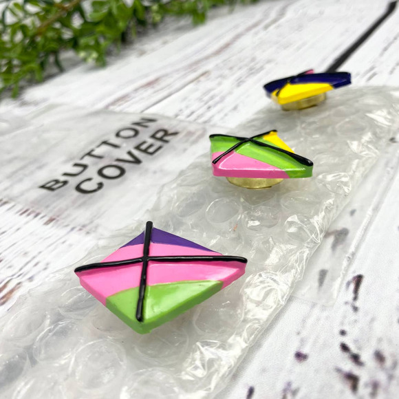 Vintage 1980's Ladies Fashion Bold Vibrant Eclectic Button Cover Set of Three - Picture 4 of 7